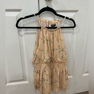 Express top - peach color - Size M (size 6 US)